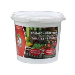 Vegetable and Tomato Soluble Fertilizer 15-15-30, 6 X 2 Kg Pail 1 Each 771040680